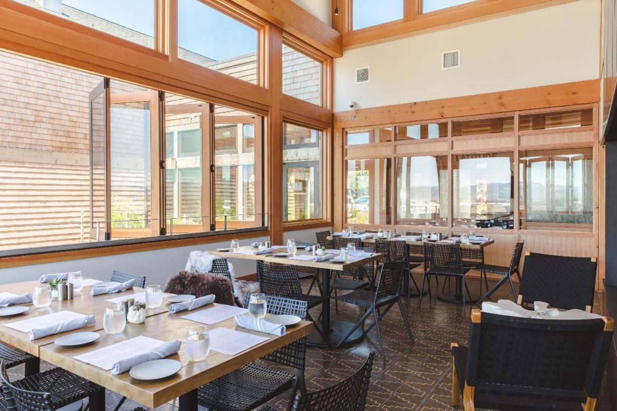 Headlands Coastal Lodge & Spa Pacific City Buitenkant foto